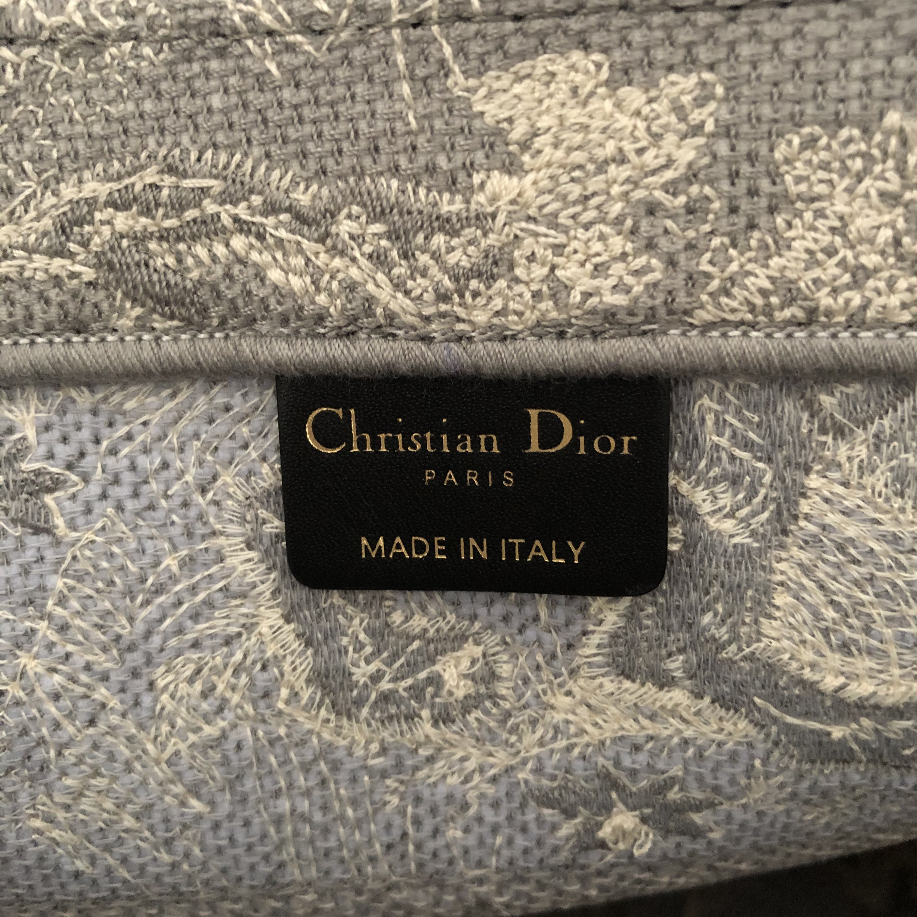 디올 토트백 북토트백